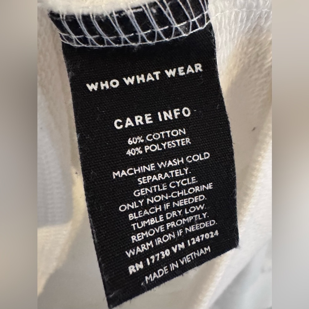 Who What Wear Size XL White Sweater/dressy Sweatshirt with Button Detail - Picture 5 of 7